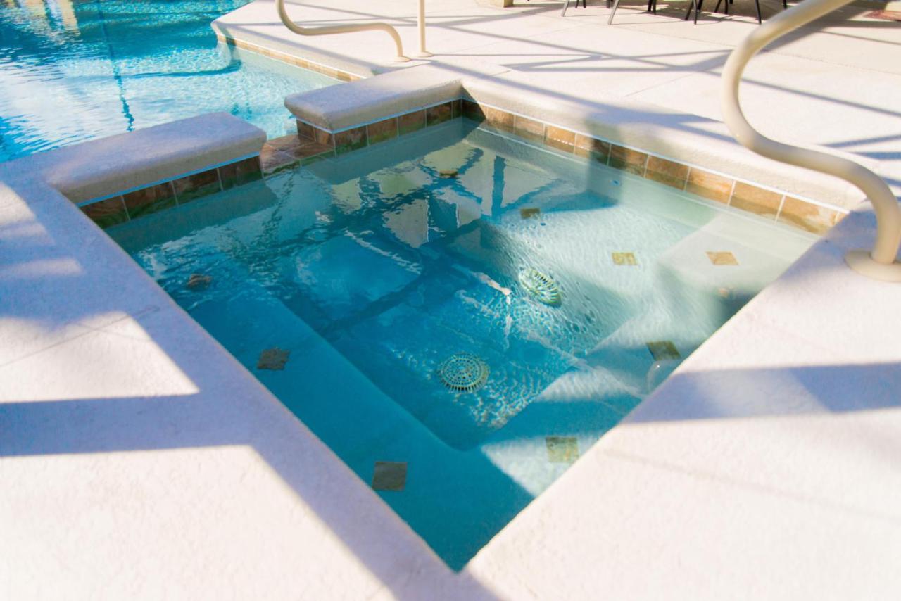 Trafalgar Resort Community Pool And Gym, Private Pool! 基西米 外观 照片